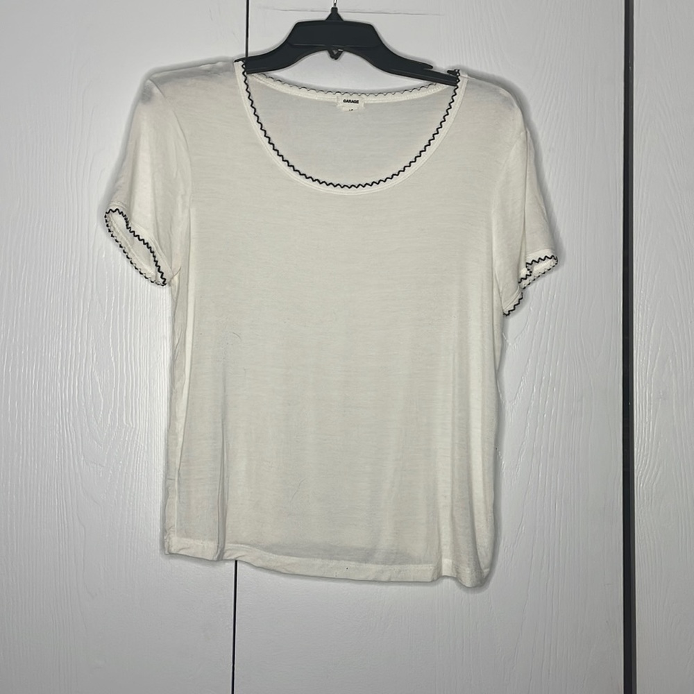 White tee with embroidered neck